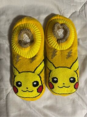 Pokémon Pikachu Kids Slipper Socks - BoxLunch